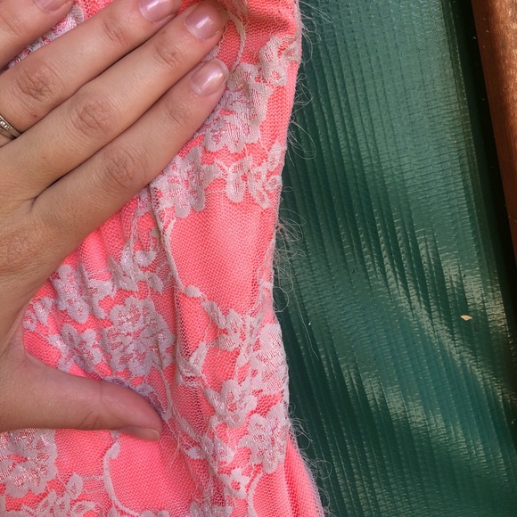 Express Tank Top - Picture 3 of 4